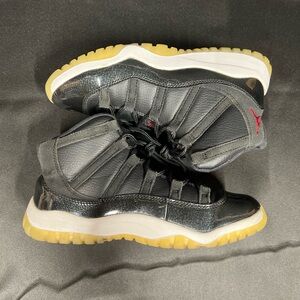 Jordan 11 72-10 size 3y